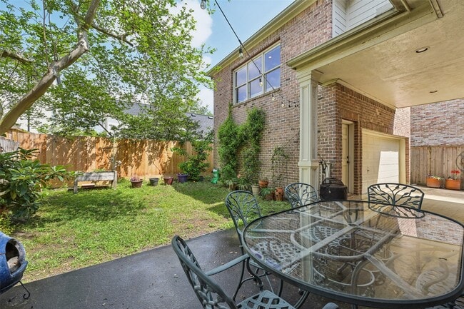 Building Photo - 4026 Villanova St