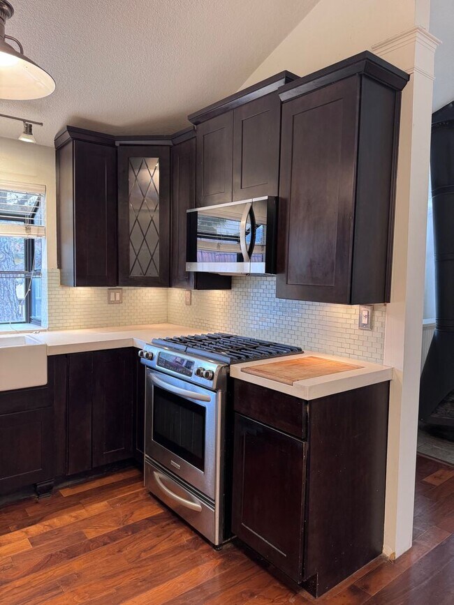 Building Photo - Agoura Hills Townhome | Upgraded + Private 2-Car Garage