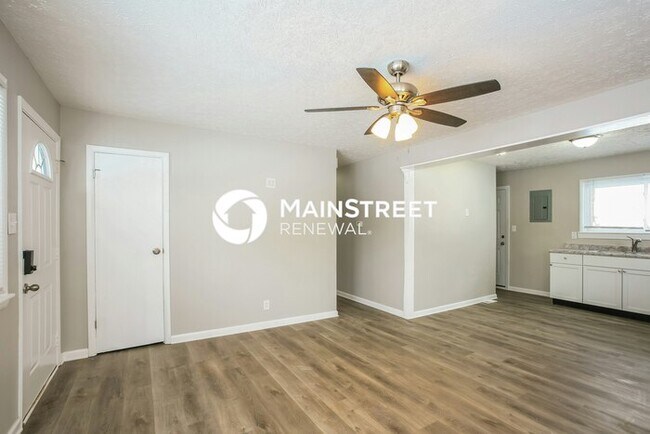 Building Photo - 3 Bedroom Pet-Friendly Home in Indianapolis, IN with Main Street Renewal