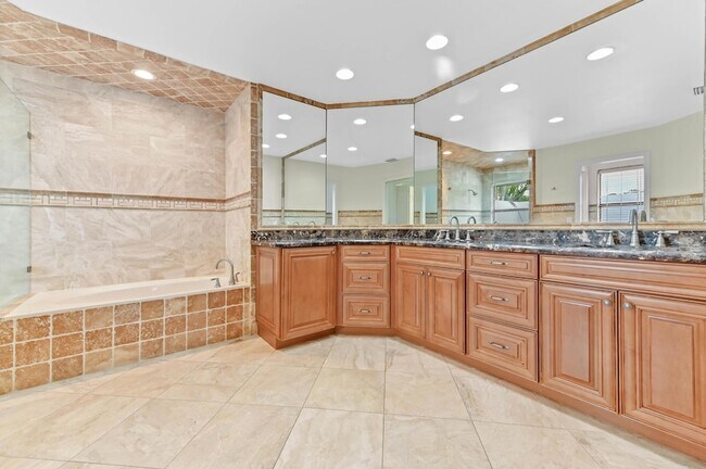 Building Photo - 13772 Ishnala Cir