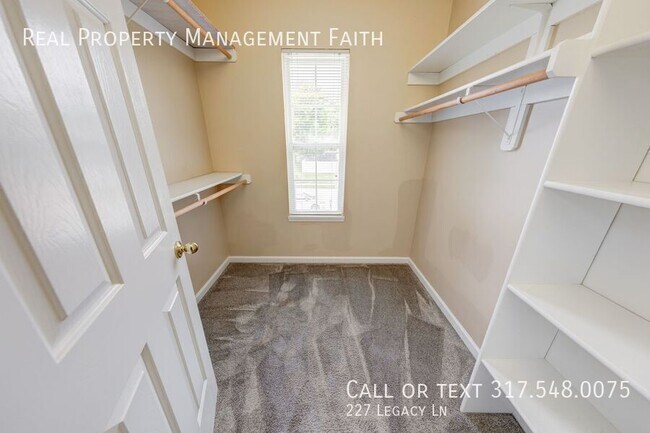 Building Photo - 227 Legacy Ln