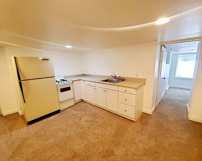 Building Photo - Charming, Spacious Rental in Old Town Fort Collins | Avail. 08/01/2026