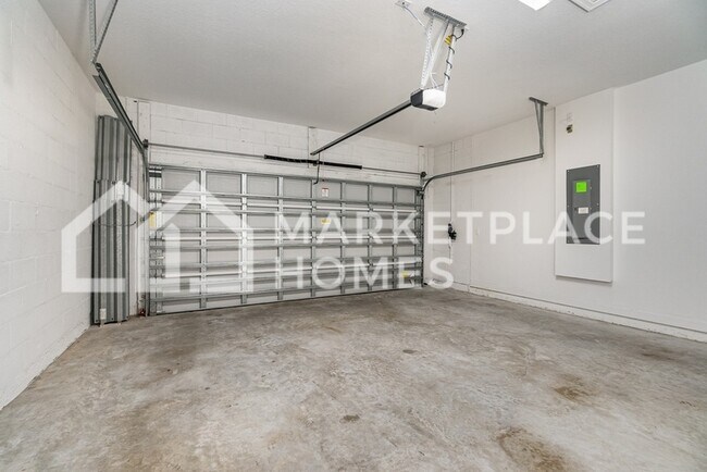 Building Photo - 1215 Preston Ests Cir