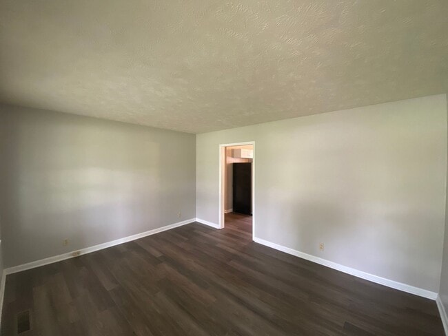 Building Photo - 501 Gracy Ave