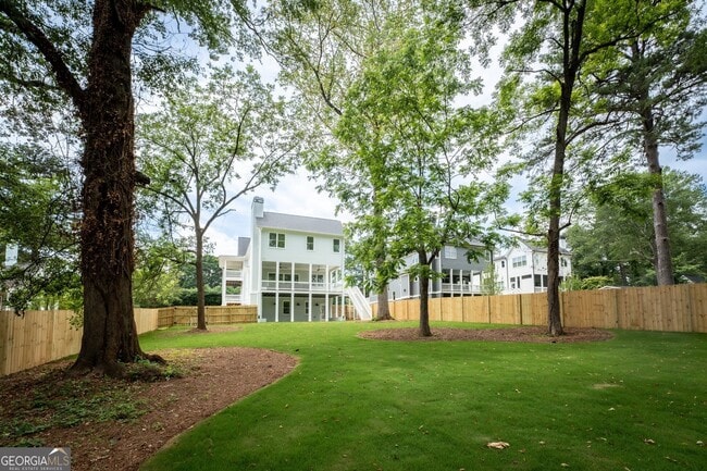 Building Photo - 430 Allendale Dr SE