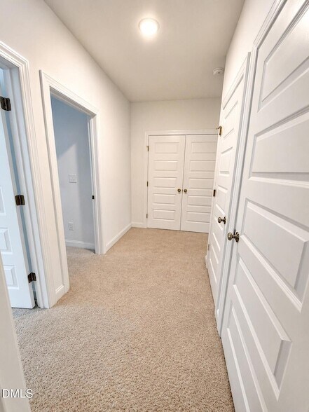 Building Photo - 602 Market Grove Dr
