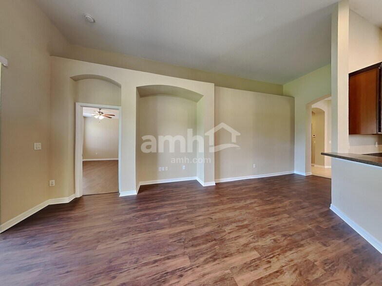 Building Photo - 7131 Forest Mere Dr