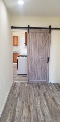 Building Photo - 94 Carlisle St