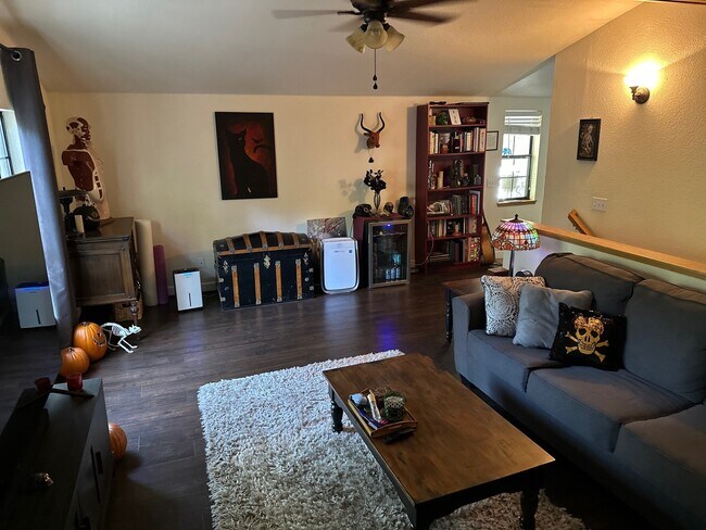 Building Photo - 12061 Pleasant Way