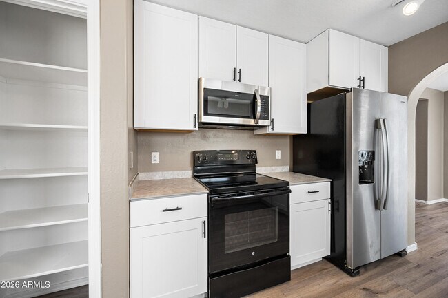 Building Photo - 3719 E Inverness Ave