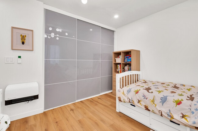 Building Photo - 745 Main St