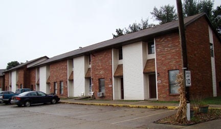 Building Photo - Clear View Townhomes