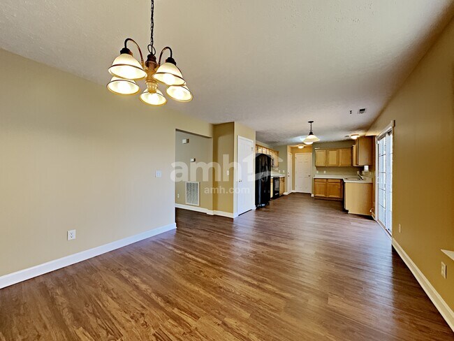 Building Photo - 156 Sundance Way