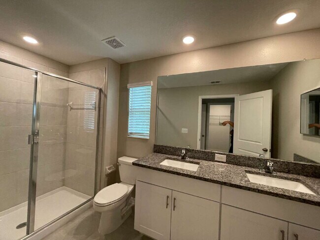 Building Photo - 23213 Willow Glen Way