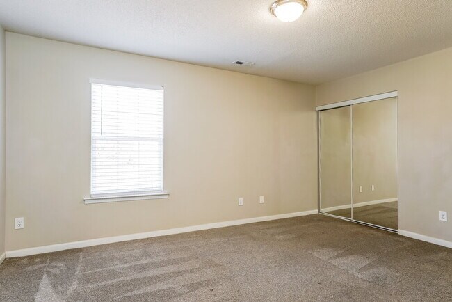 Building Photo - 4920 Alenja Ln