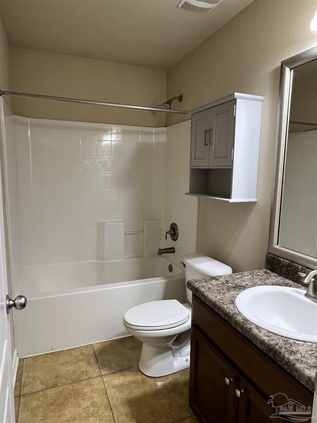 Building Photo - 4187 Roosevelt Way
