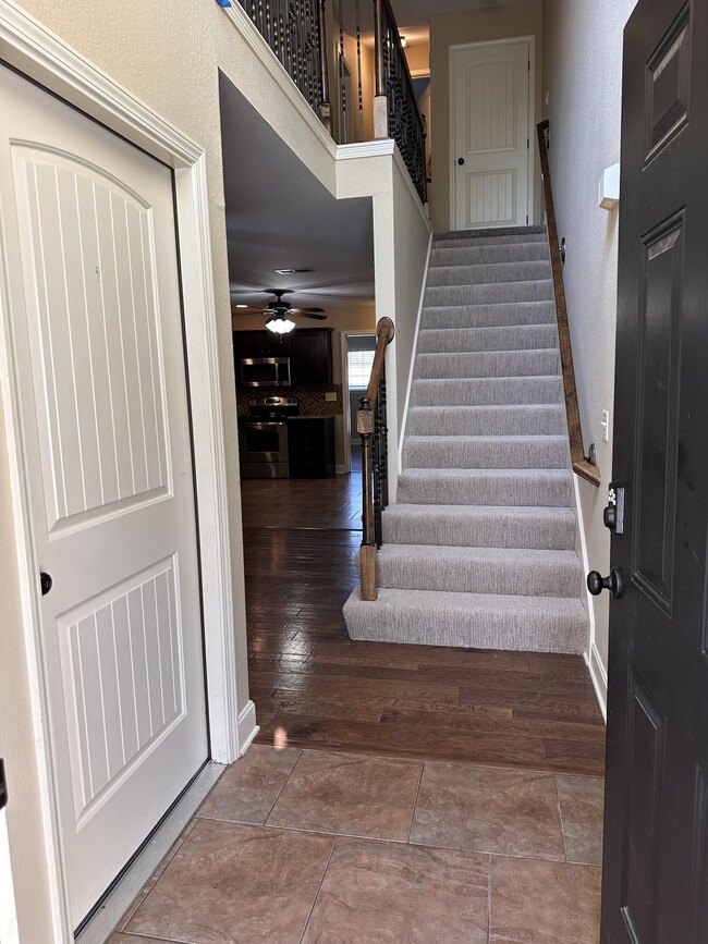 Building Photo - 12310 Hunter Dr