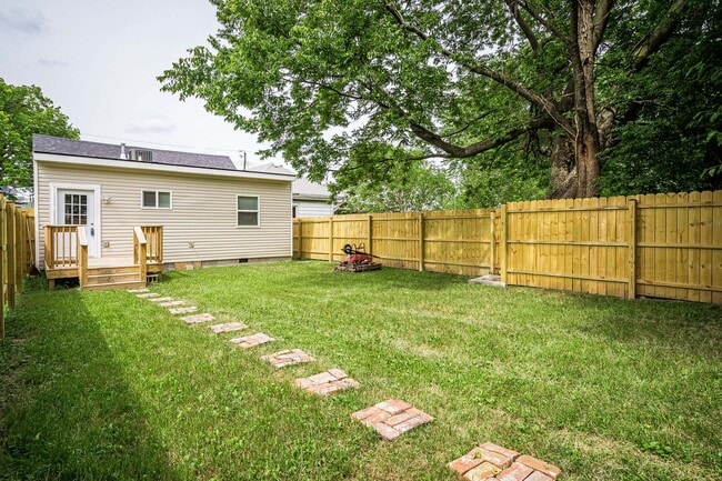 Building Photo - Charming 4 Bedroom For Rent.