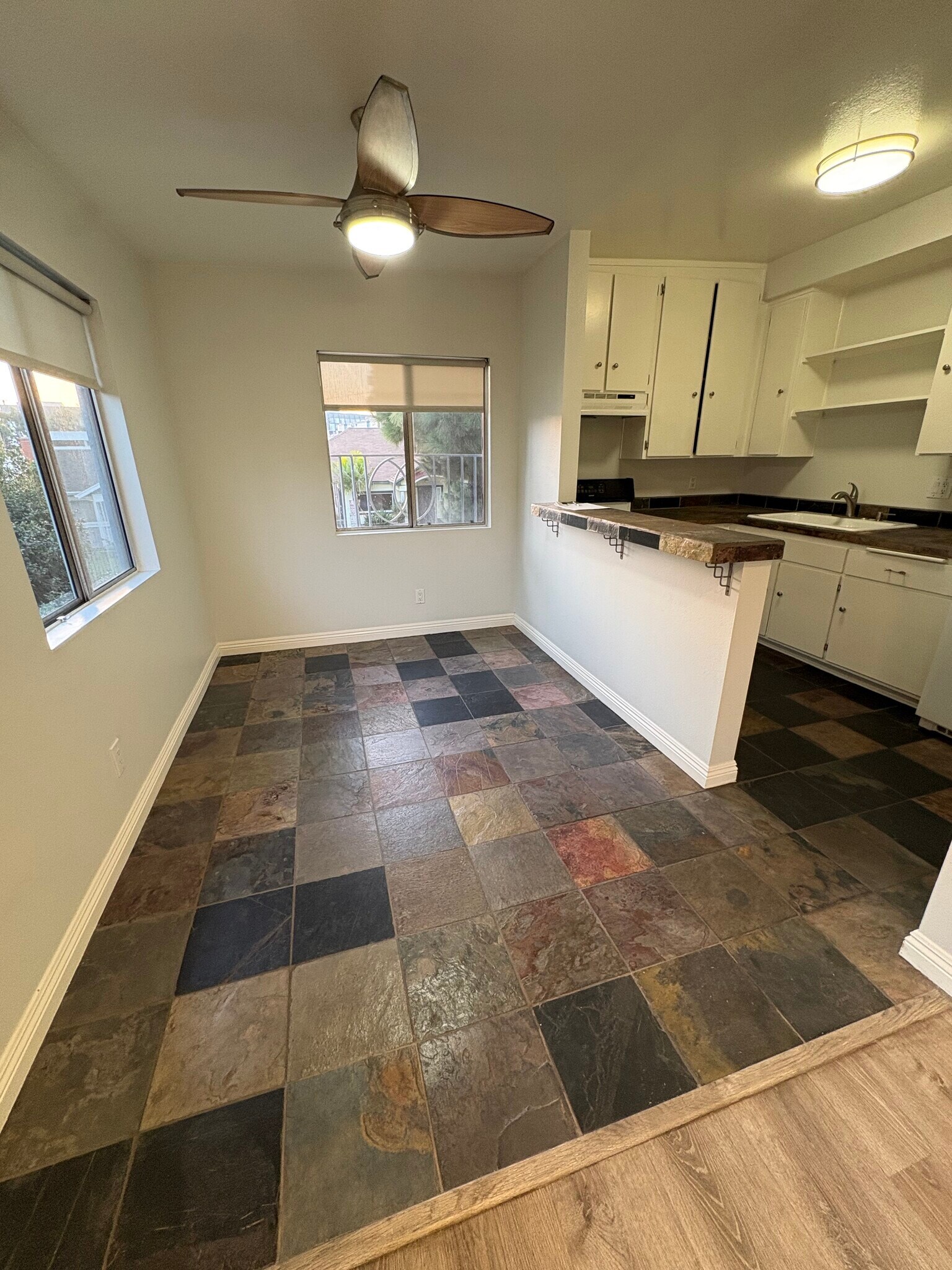 Eating atra - 3322 Helms Ave