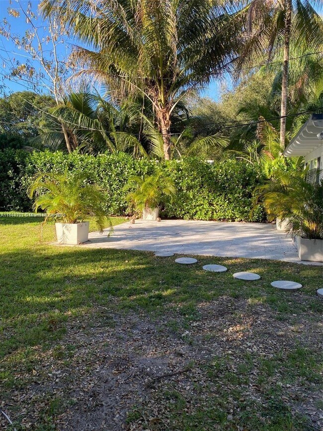 Building Photo - 6880 SW 77th Terrace