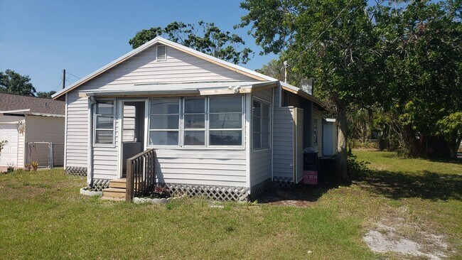 Building Photo - 3 bedroom 1 bath