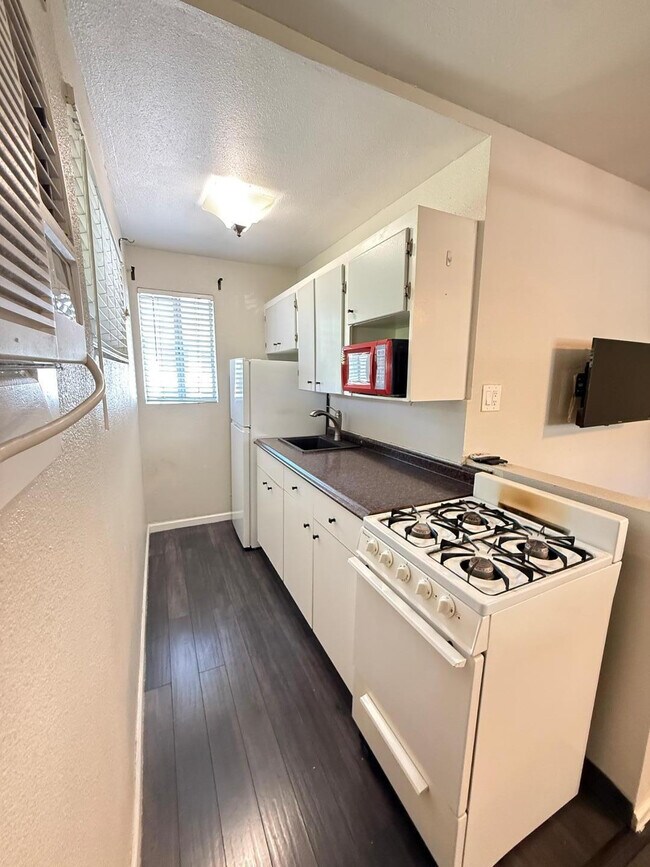 Building Photo - 825 N 2nd Ave