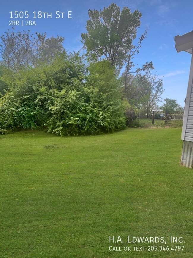 Building Photo - 1505 18th E St