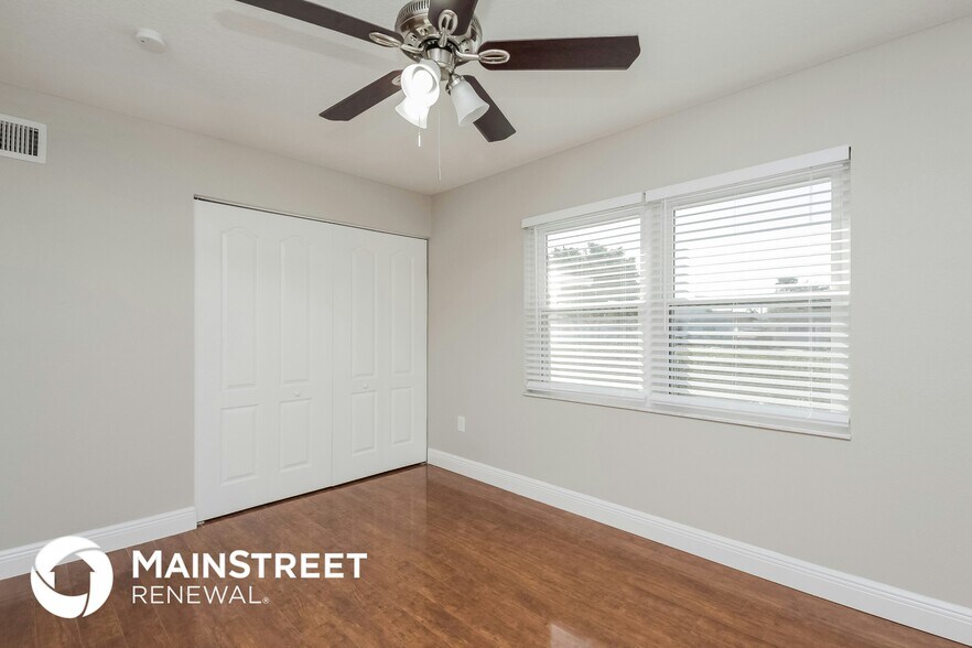 Building Photo - 881 Evangeline Ave