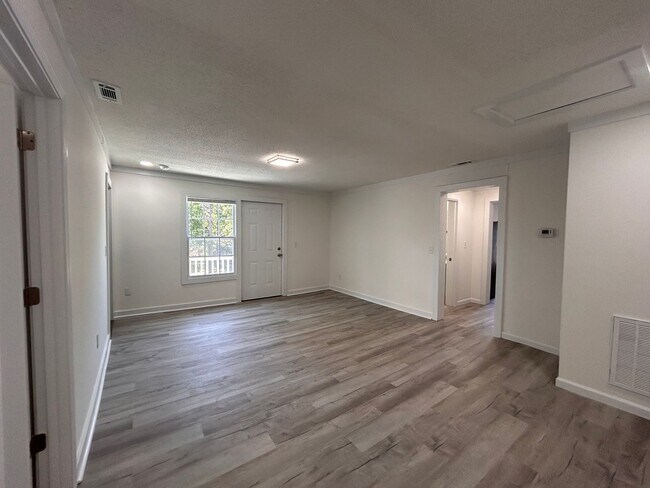 Building Photo - 308 W Kivett St