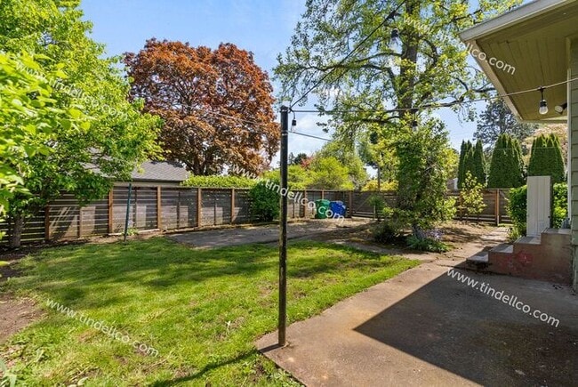 Building Photo - 4 Bedroom Bungalow Inner Northeast Portlan...