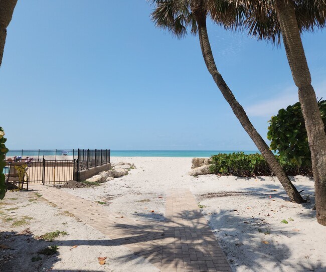Building Photo - 6701 Gulf of Mexico Dr