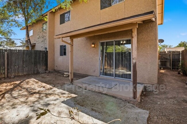 Building Photo - 238 E Vine Cir