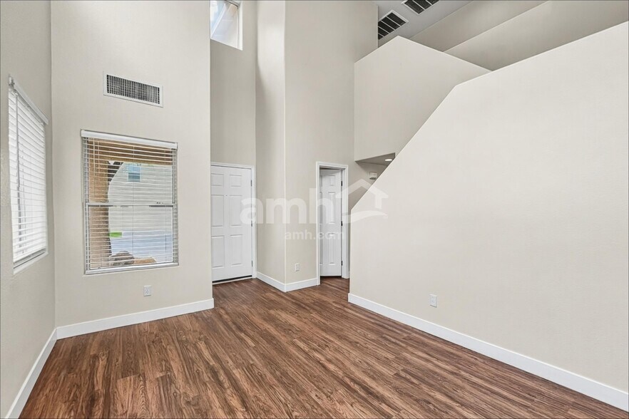 Building Photo - 9438 Havasu Canyon Ave