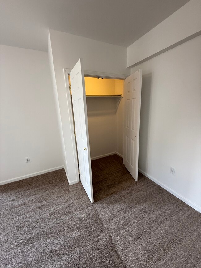 Building Photo - 507 Avery St