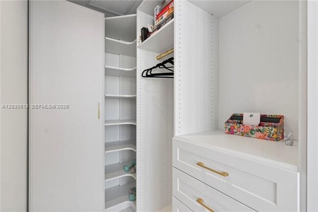Building Photo - 2678 Tigertail Ave