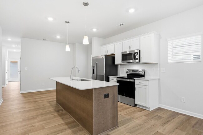 Building Photo - Silver Fir Ln - Garner