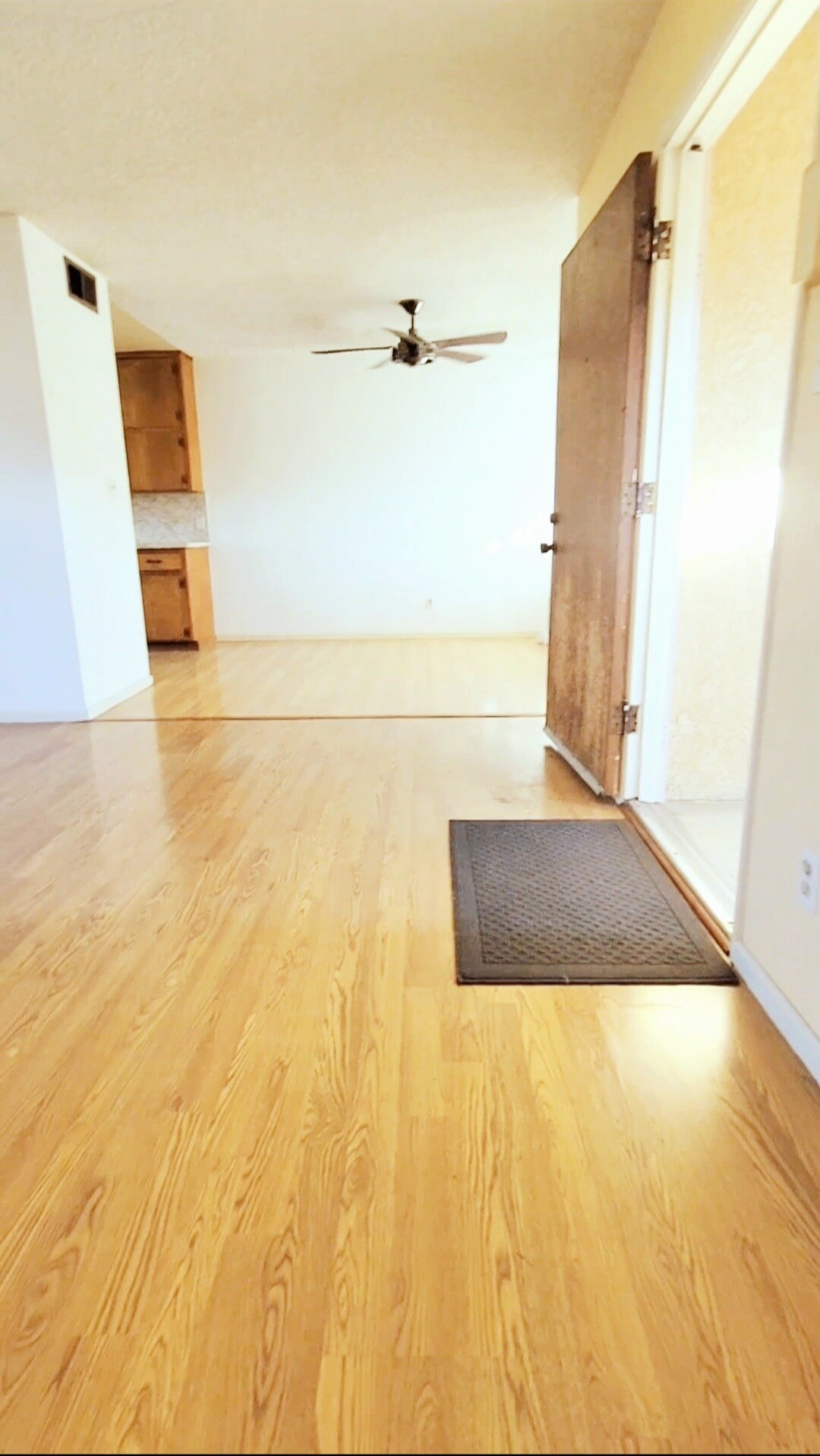 Breakfast area & hallway - 2239 N Frederic St