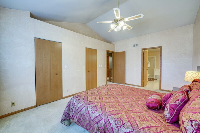 Building Photo - 2182 Camden Ln