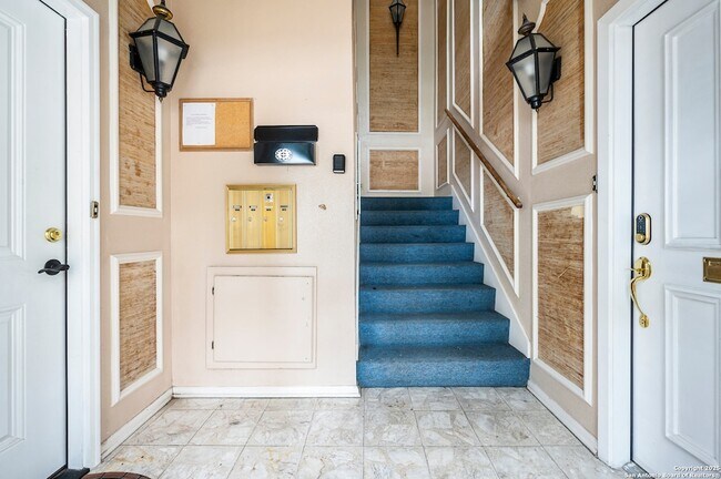 Building Photo - 1819 Babcock Rd