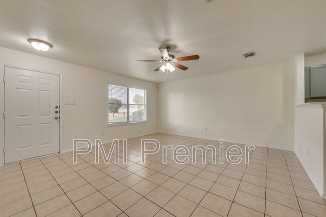 Building Photo - 1161 Condor Dr