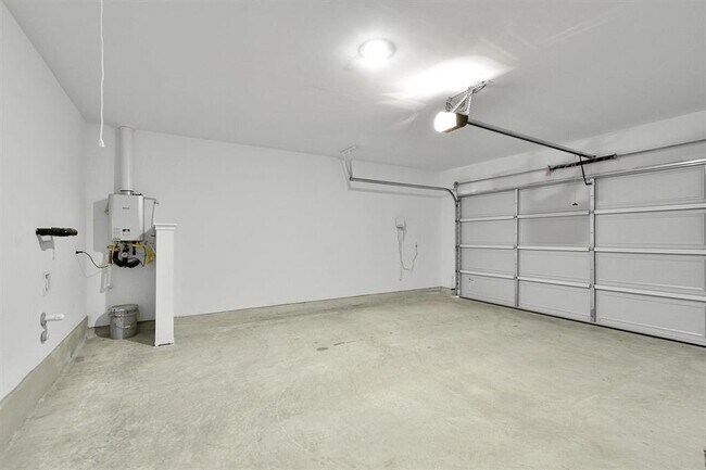 Building Photo - 1640 Magnolia Farm Wy