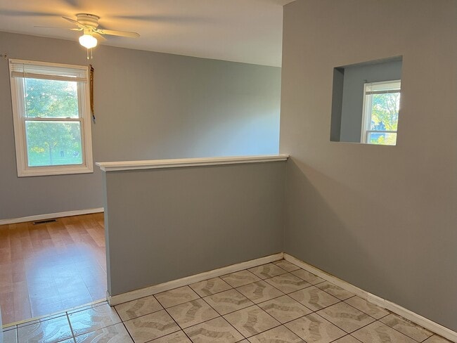 Building Photo - 345 Ozark Dr