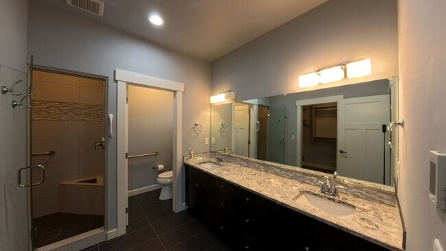 Building Photo - 6892 Baudelaire