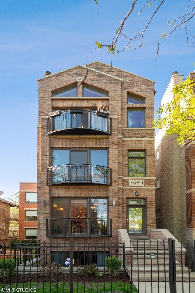 Primary Photo - 2430 W Iowa St