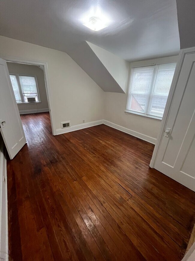 Building Photo - 3521 Clifton Ave