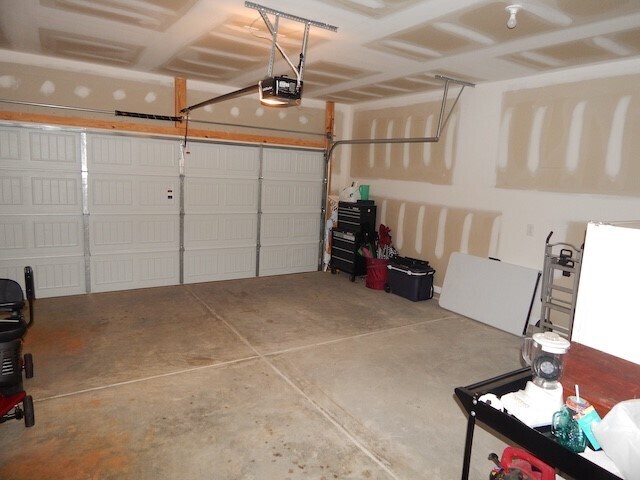 Building Photo - 229 Carvel Trl