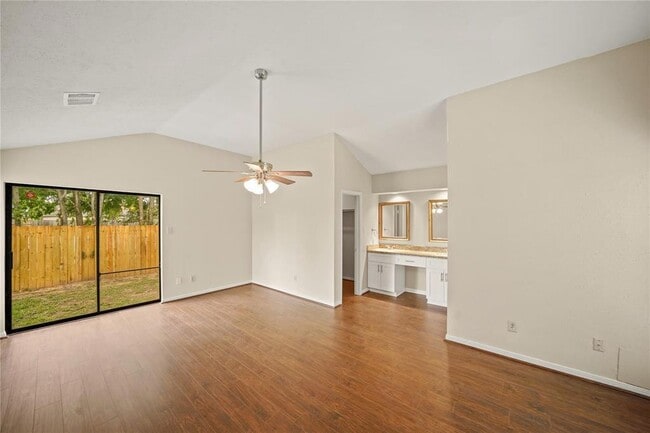Building Photo - 3409 Meadway Dr