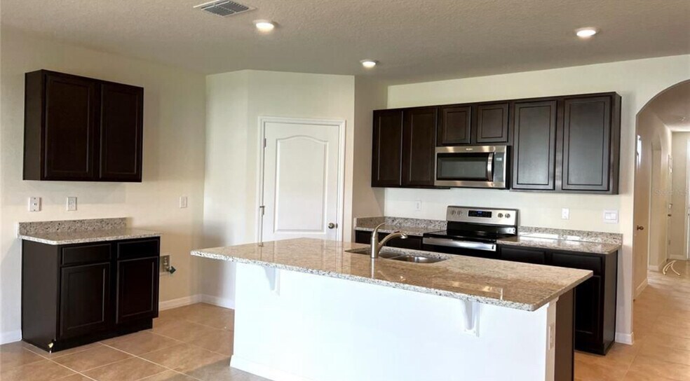 Building Photo - 2703 Sunkissed Dr