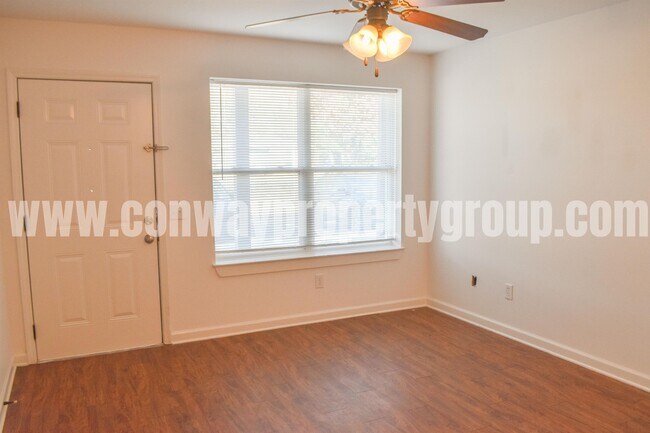 Building Photo - 2515 Martin St