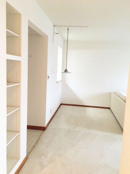 living room - 220 S Broadway